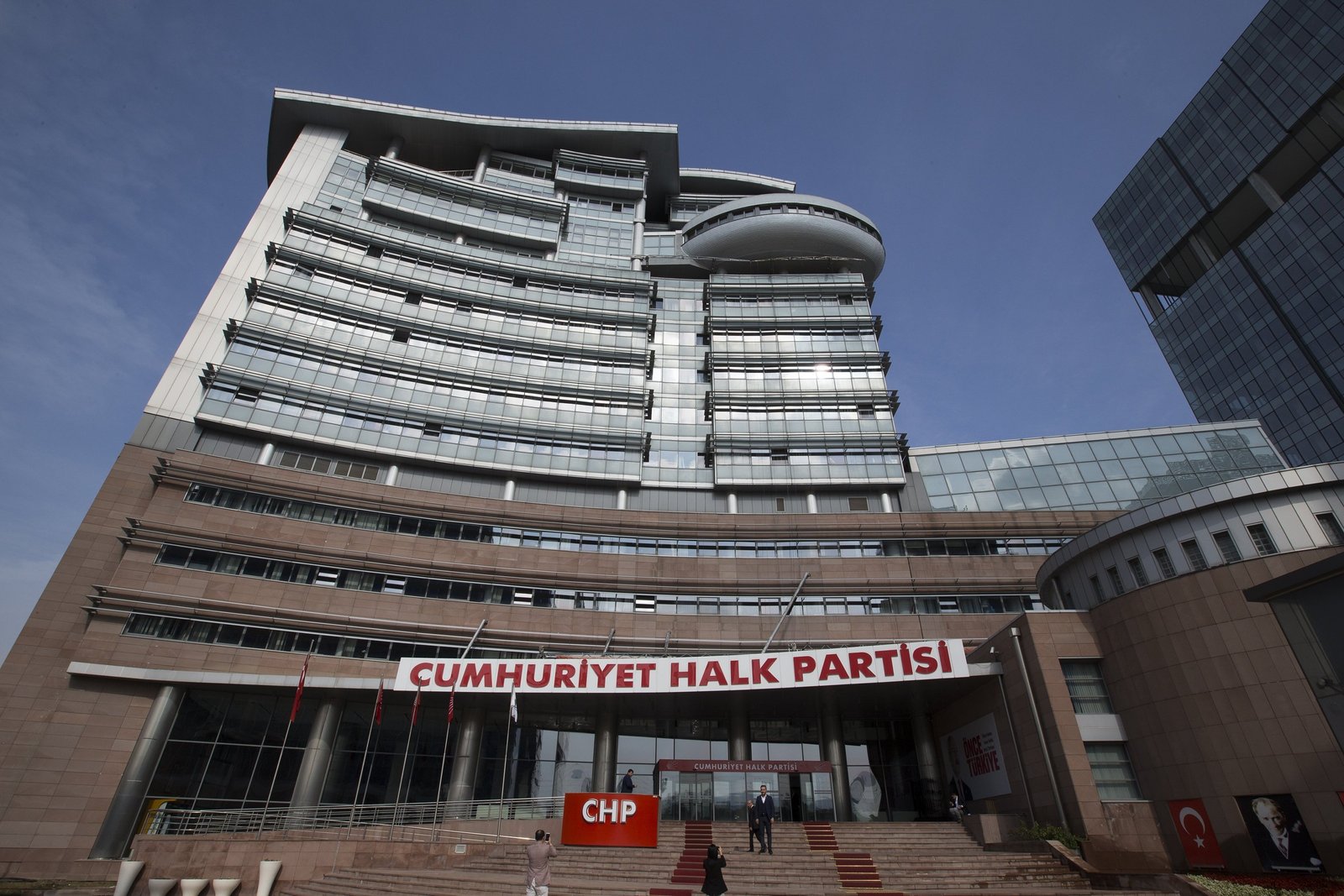 CHP’de Deprem: 26 İl Başkanı Görevden Alındı, 7 İsim İçin İhraç Kararı!