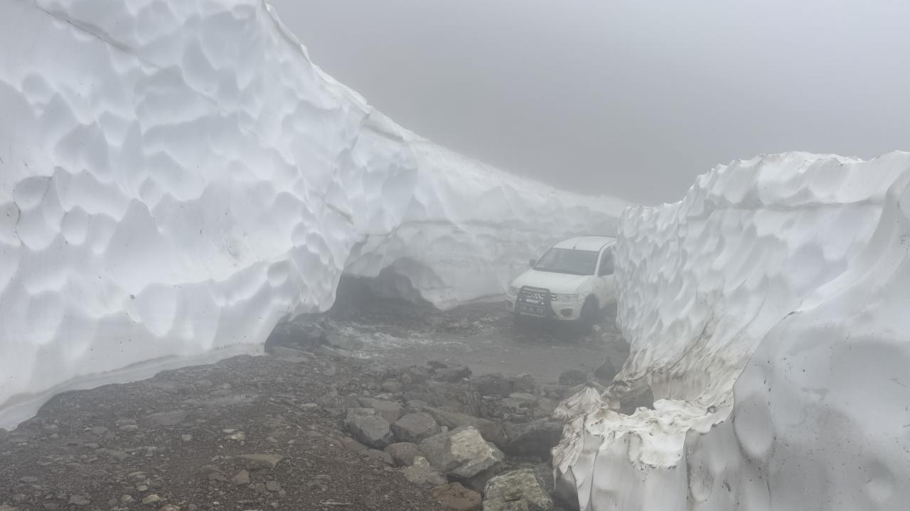 Artvin’de Haziran Sonunda 5 Metrelik Karla Mücadele 16
