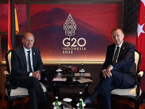 Erdoğan, Almanya Başbakanı Scholz ile bir araya geldi