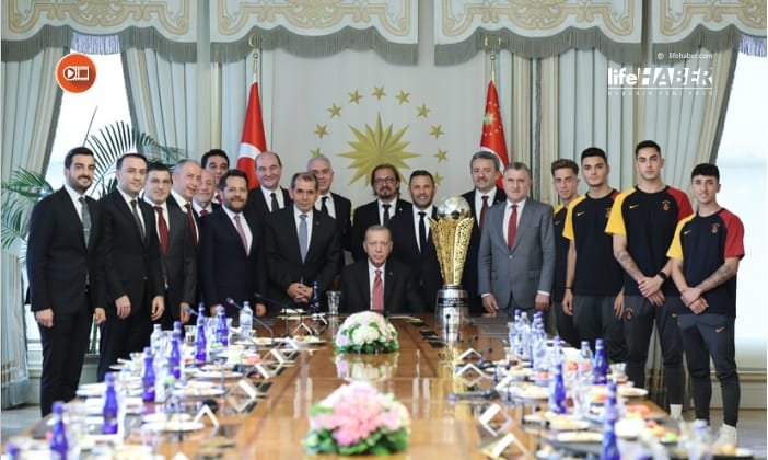 Cumhurbaşkanı Erdoğan, Galatasaray Futbol Takımı heyetini kabul etti