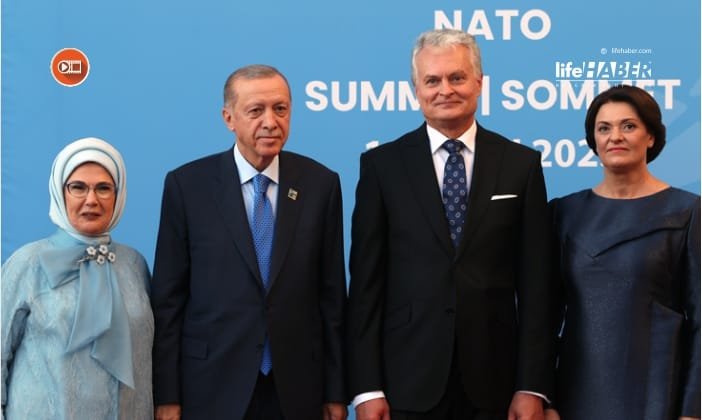 Cumhurbaşkanı Erdoğan ve Eşi Emine Erdoğan, NATO Zirvesi Akşam Yemeğine Katıldı