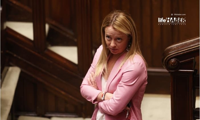 İtalya Başbakanı Rock Yıldızına Faşist Dediği İçin Dava Açtı