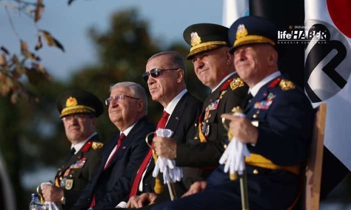 Cumhurbaşkanı Erdoğan, İstanbul Boğazı’nda Düzenlenen Cumhuriyet Bayramı Kutlama Etkinlikleri’ne Katıldı