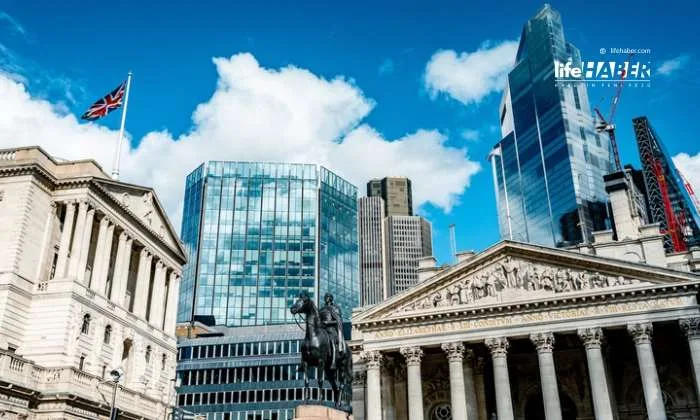 Birleşik Krallık Bankasının Hisseleri Nakit Krizi Nedeniyle İki Kez Askıya Alındı