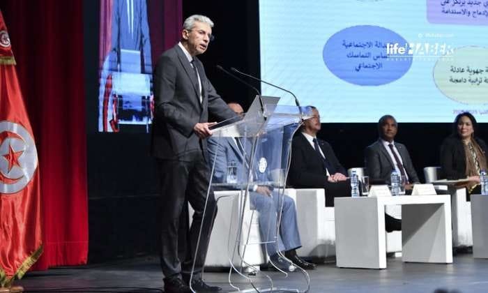 Tunus Lideri IMF Anlaşmasını Destekleyen Ekonomi Bakanını Görevden Aldı