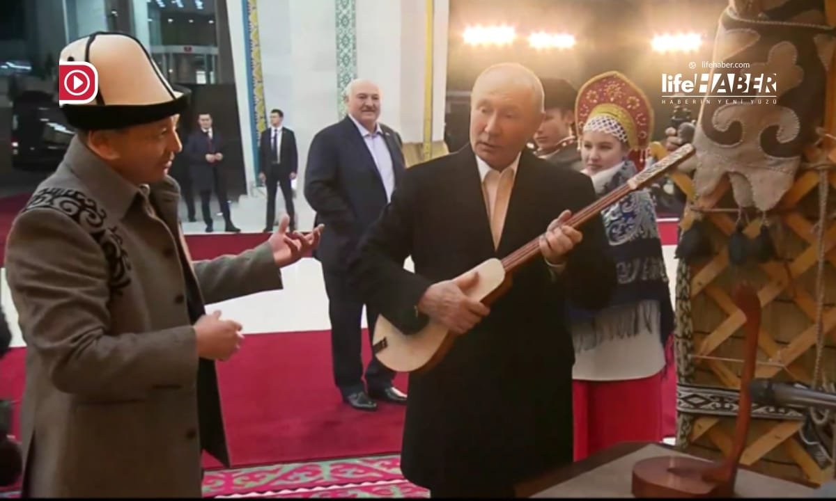 Putin, Bişkek’te Komuz Çaldı