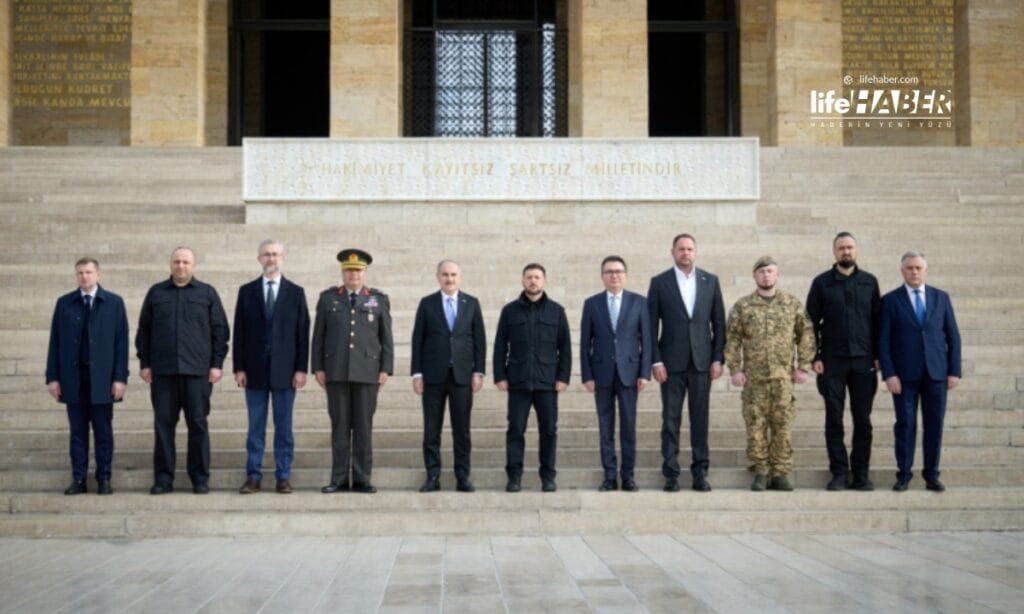 Ukrayna Devlet Başkanı Zelenski, Ankara'daki temaslarına Anıtkabir ziyaretiyle başladı. Cumhurbaşkanı Erdoğan ile Rusya-Ukrayna Savaşı'nı görüşecek.