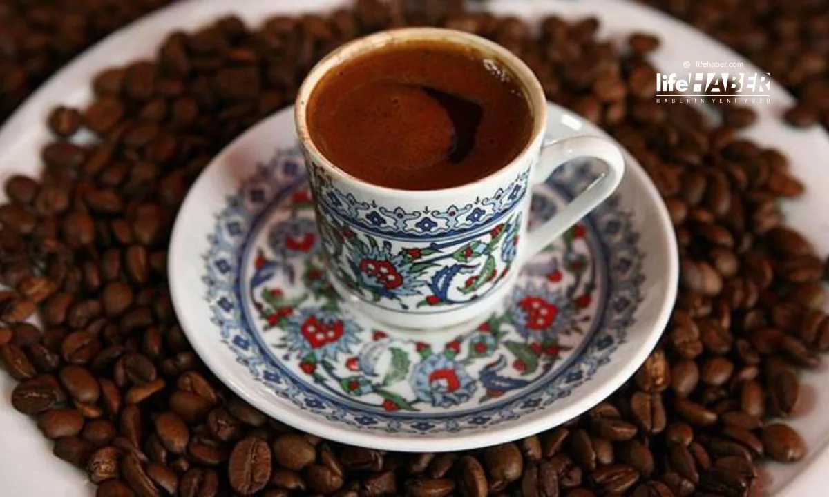 Türk Kahvesinin Efsanevi Yolculuğu: Kaffa’dan İstanbul’a Bir Kültürün Doğuşu