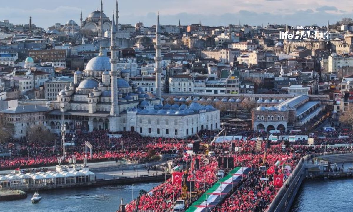 İstanbul’da Tarihi Sabah: Galata Köprüsü’nde 520 Bin Kişi Filistin İçin Buluştu