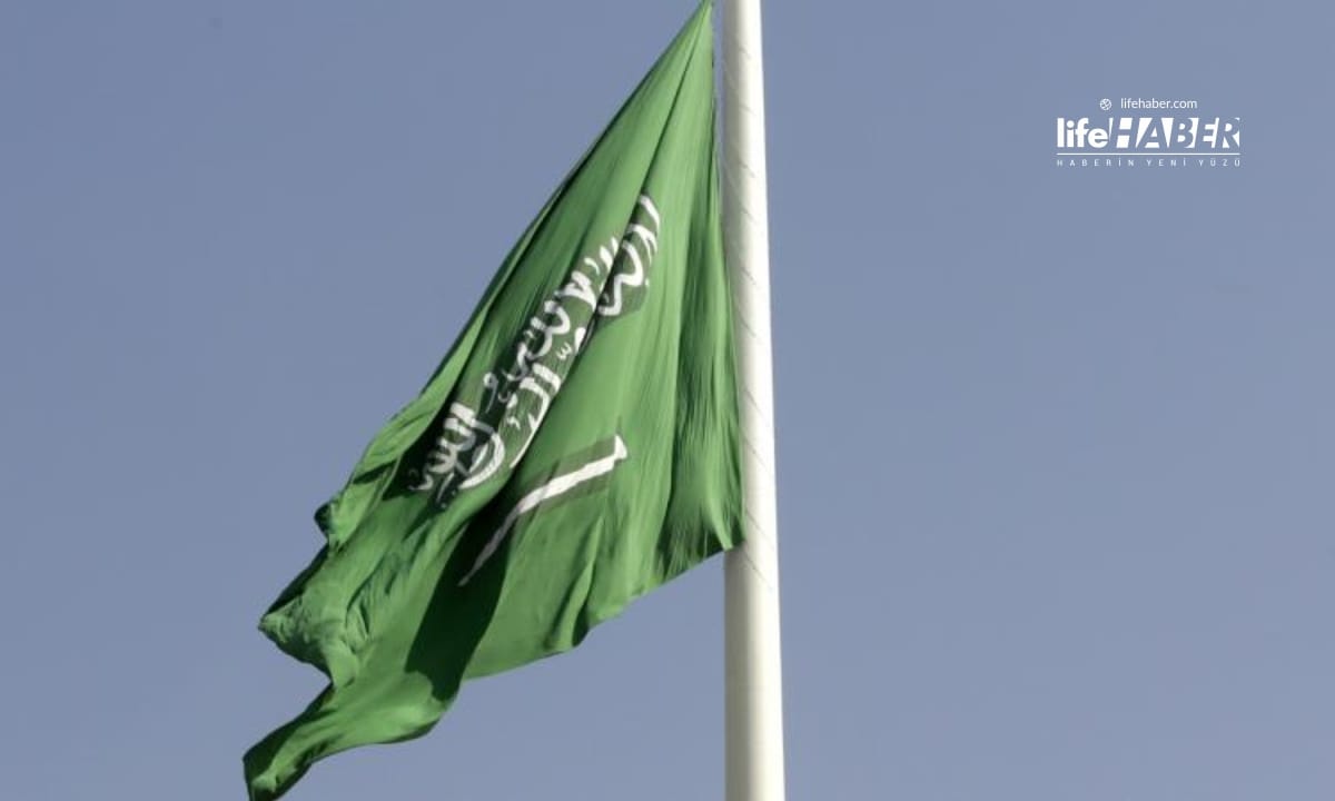 Suudi Arabistan 4 İHA İmha Etti