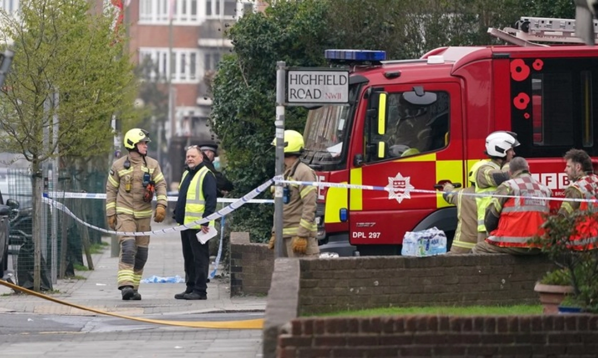 Londra’da Ambulanslara Kundaklama